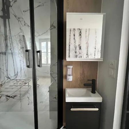 Apartmán Batignolles, Montmartre 12m2 , Metro 13 Et 14 *