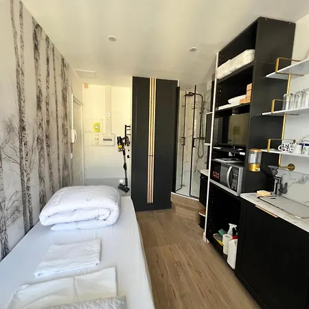 Batignolles, Montmartre 12m2 , Metro 13 Et 14 Apartmán