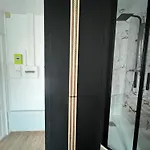 Batignolles, Montmartre 12m2 , Metro 13 Et 14