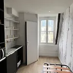 Batignolles, Montmartre 12m2 , Metro 13 Et 14 Paris