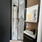 Batignolles, Montmartre 12m2 , Metro 13 Et 14 * Paris