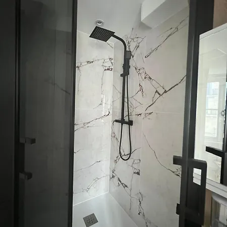 Batignolles, Montmartre 12m2 , Metro 13 Et 14 Apartmán *