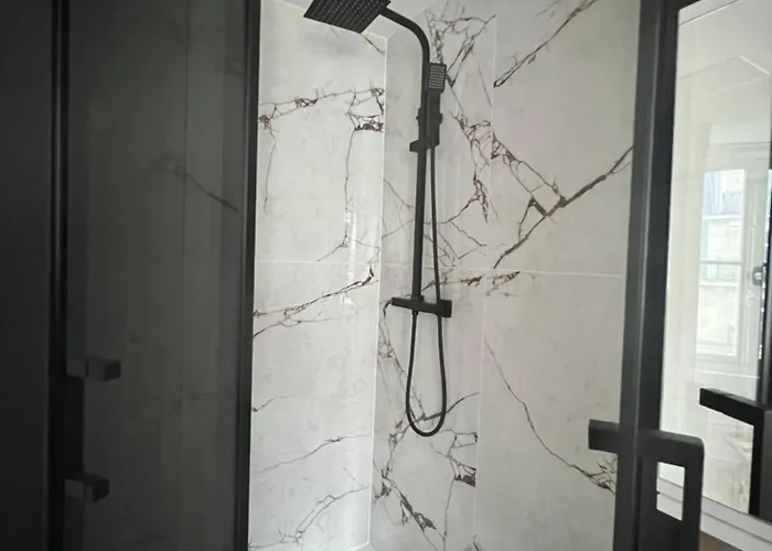 Batignolles, Montmartre 12m2 , Metro 13 Et 14 Apartmán *